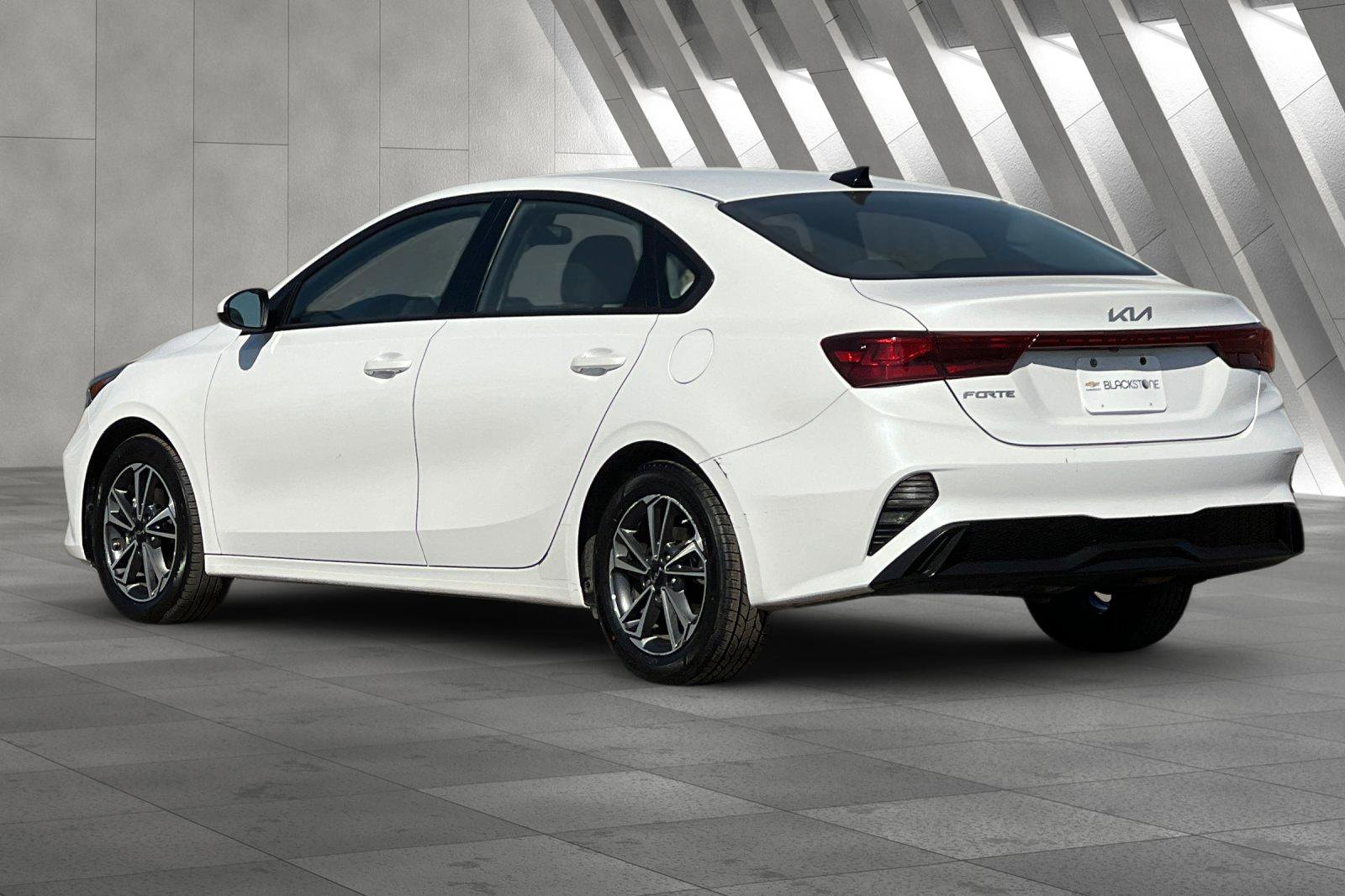 Used 2023 Kia Forte LXS image 6