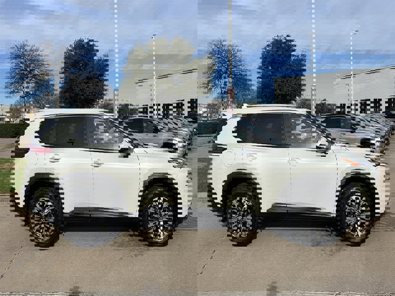 Certified 2023 Nissan Rogue SV image 3