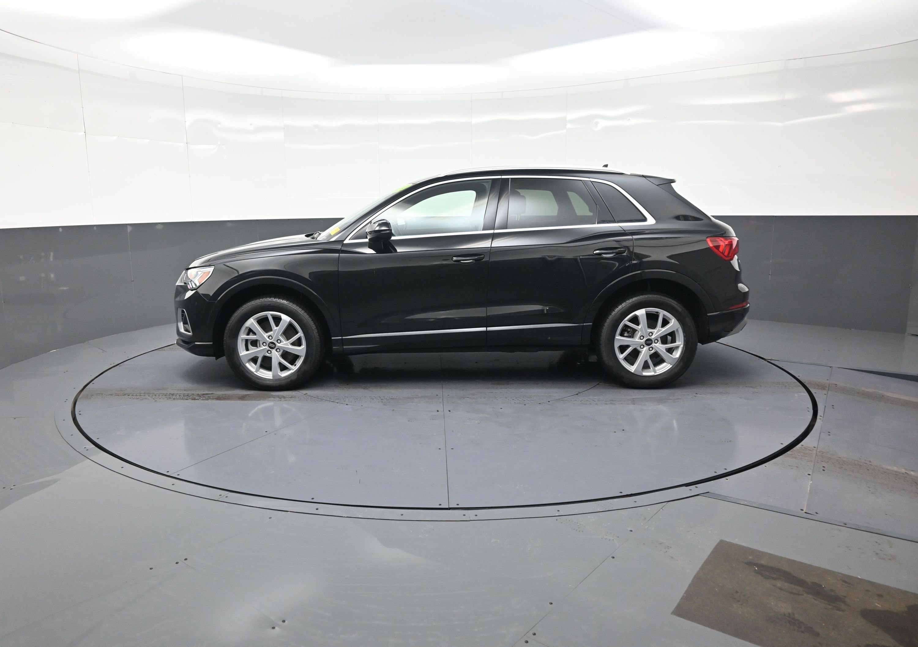 Used 2024 Audi Q3 2.0T Premium image 6