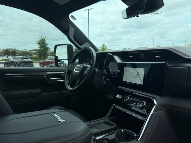 Used 2024 GMC Sierra 2500 AT4 w/ Technology Package AWD/4WD image 16