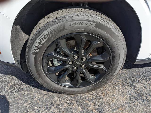 Used 2024 Ford Maverick Lariat w/ Black Appearance Package AWD/4WD image 8