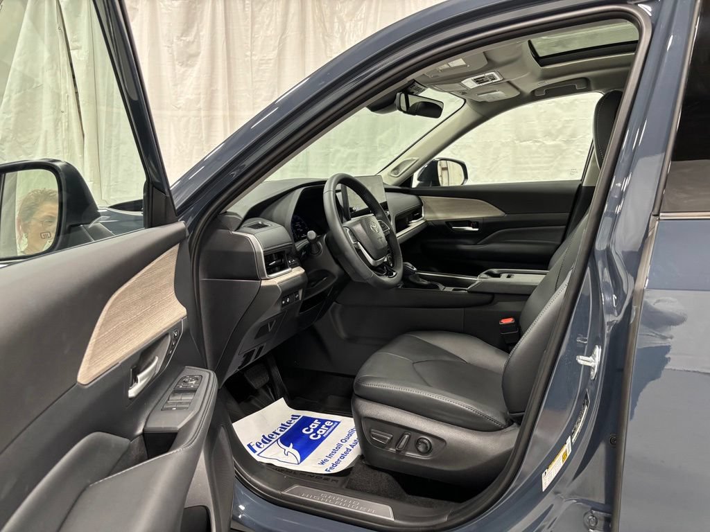 Used 2026 Toyota Grand Highlander AWD image 10