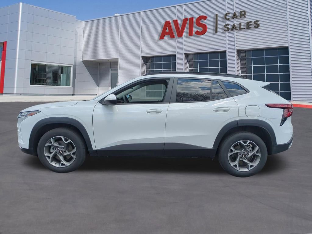 Used 2025 Chevrolet Trax LT w/ LT Convenience Package FWD image 11