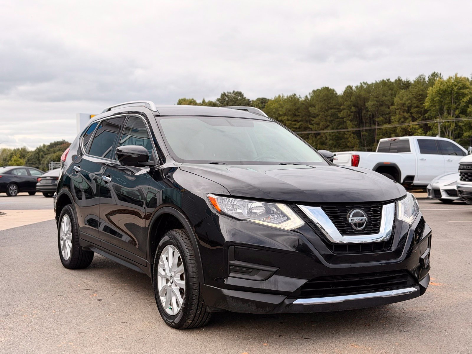 Used 2018 Nissan Rogue SV w/ Premium Package AWD/4WD image 6