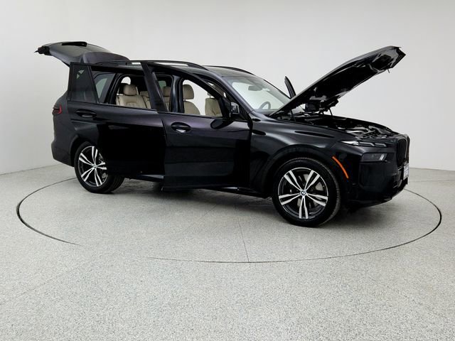 Used 2023 BMW X7 xDrive40i w/ M Sport Package image 10