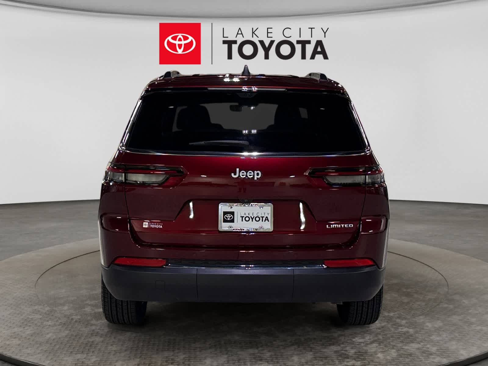 Used 2025 Jeep Grand Cherokee L Limited w/ Luxury Tech Group II RWD image 7