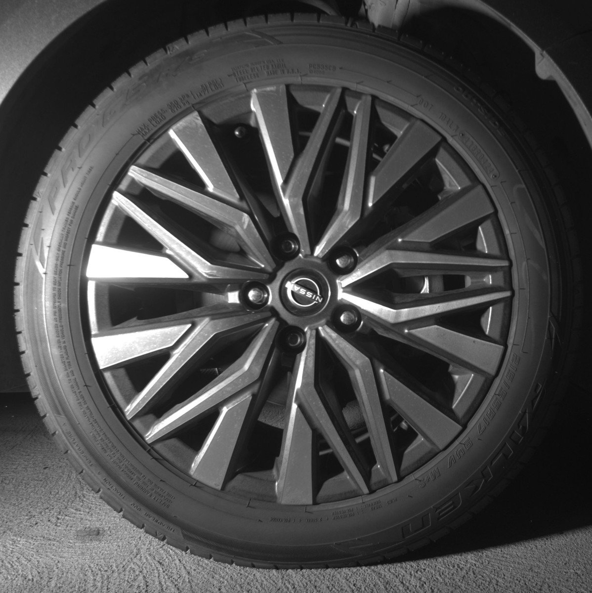 Used 2025 Nissan Altima 2.5 SV FWD image 13