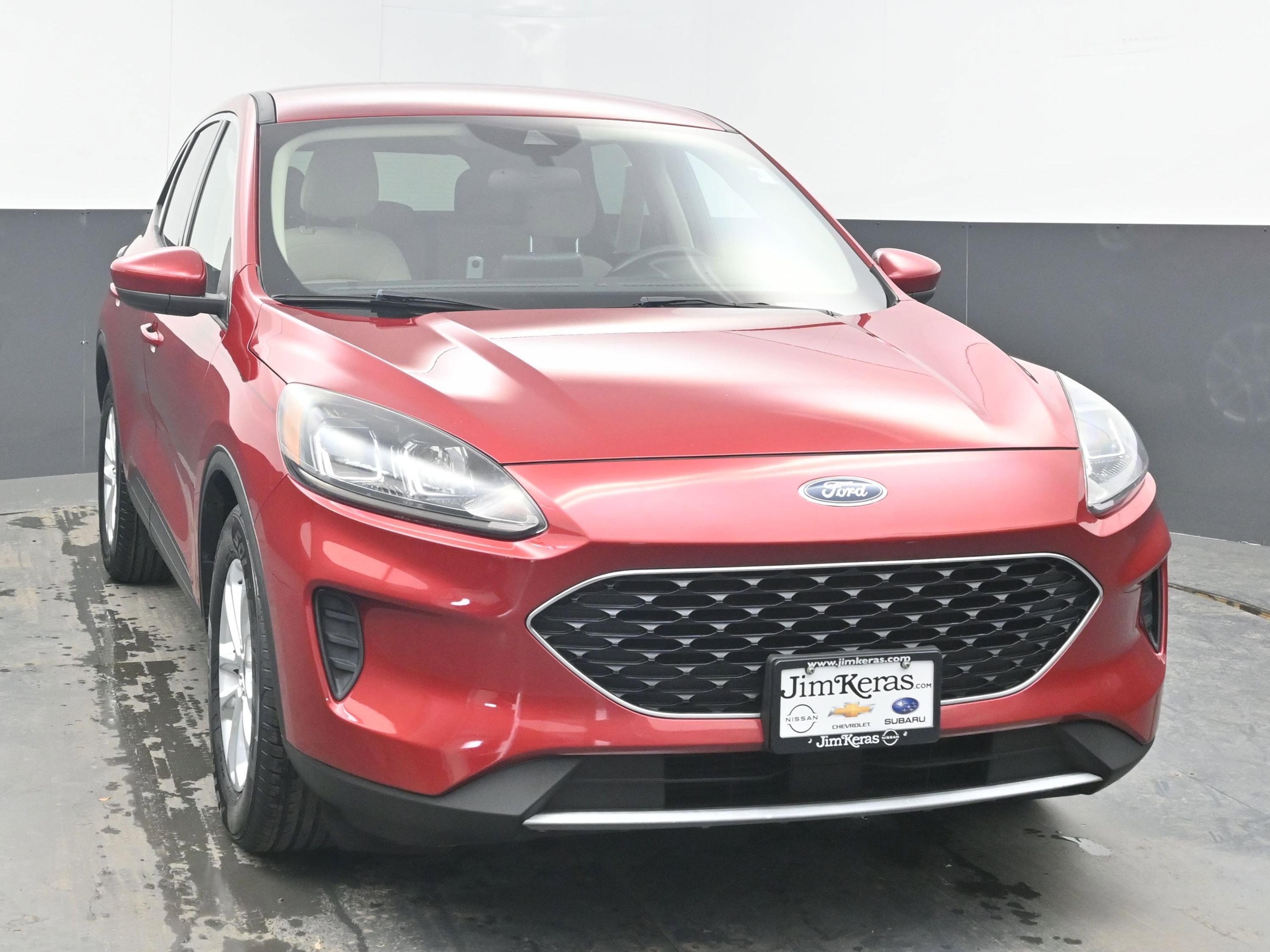 Used 2020 Ford Escape SE image 2