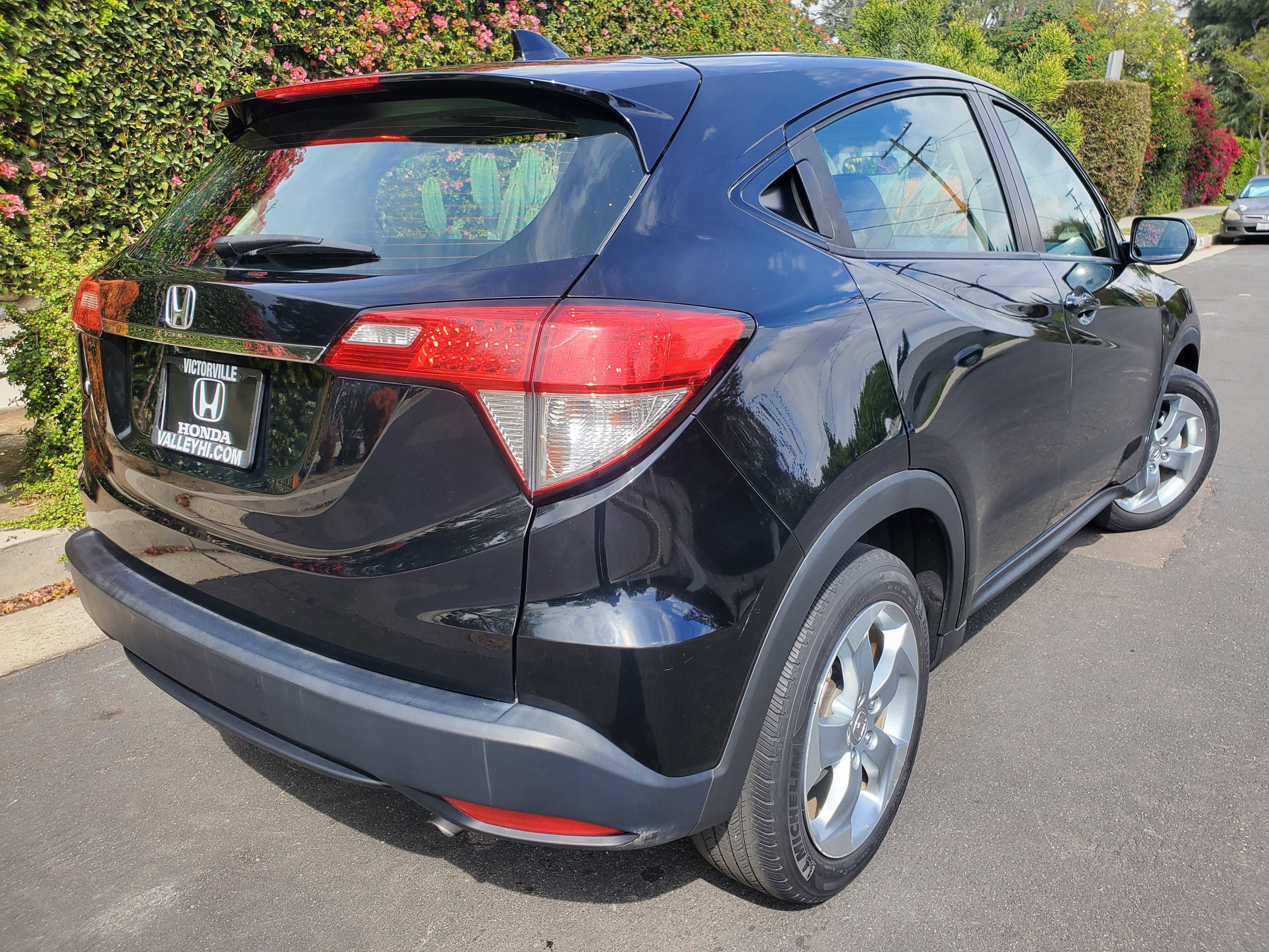 Used 2019 Honda HR-V LX image 4