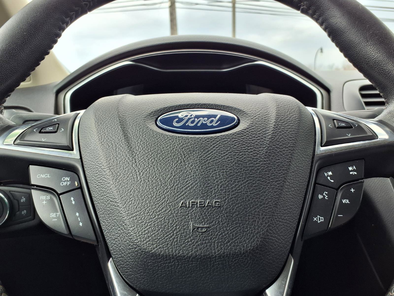 Used 2019 Ford Fusion SE image 16