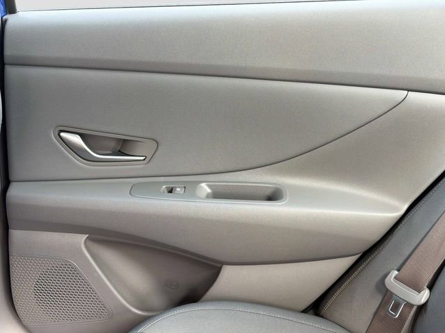 Certified 2025 Hyundai Elantra Sport FWD image 13