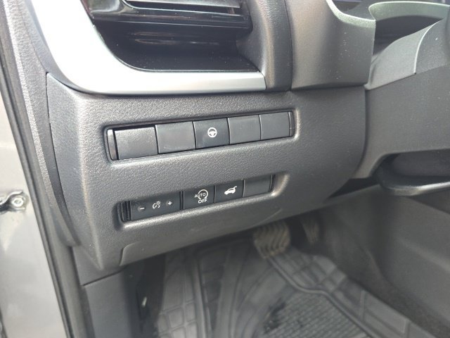 Used 2023 Nissan Rogue SL w/ SL Premium Package AWD/4WD image 17