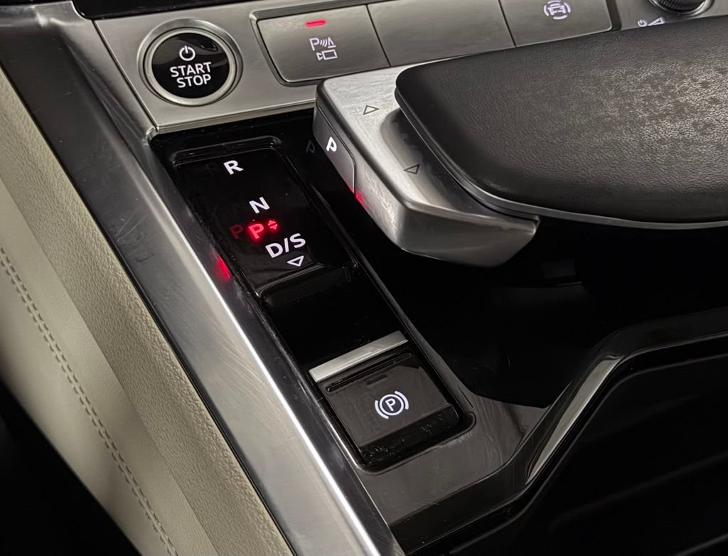 Used 2022 Audi e-tron Premium Plus AWD/4WD image 21