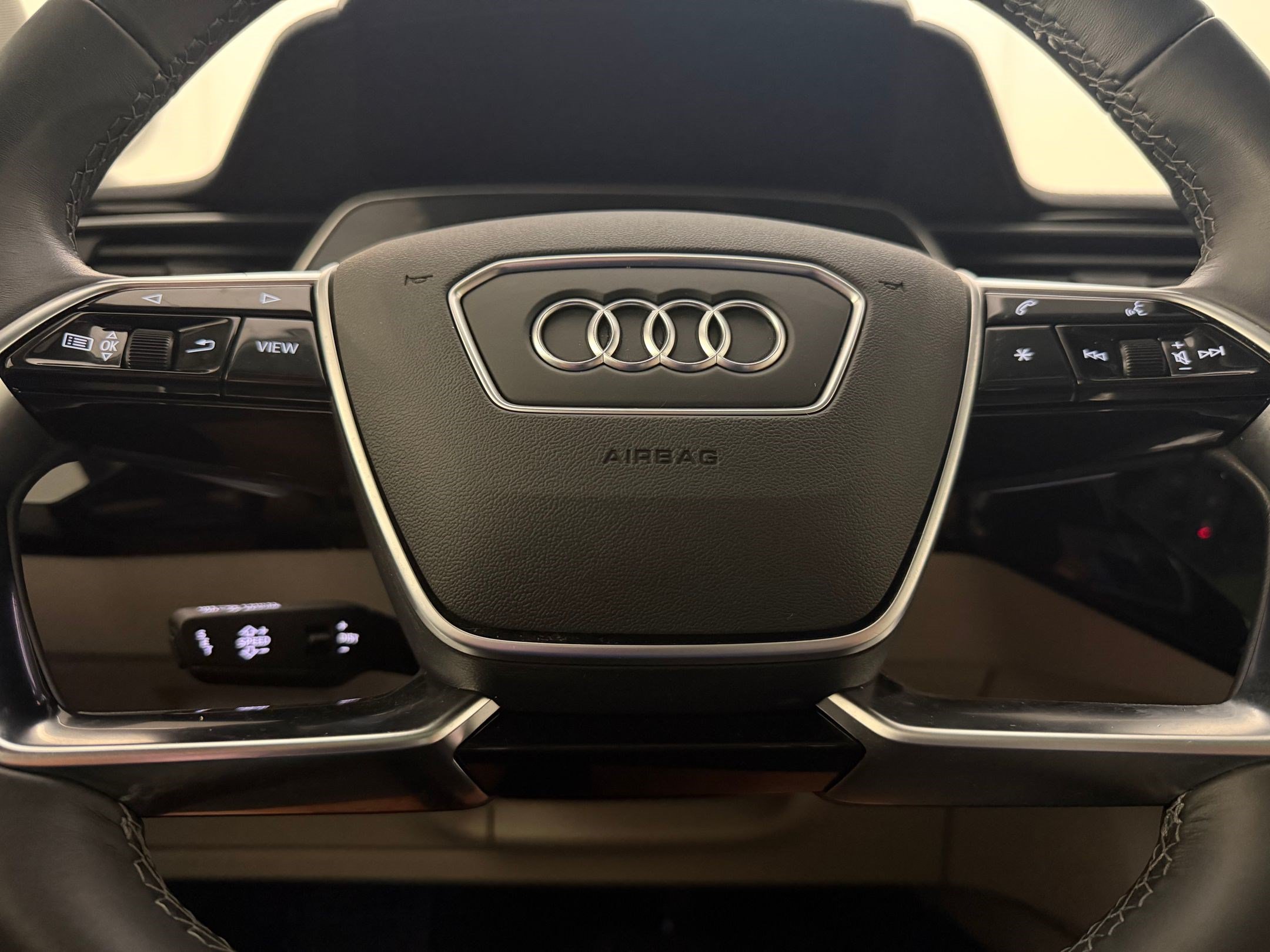 Certified 2024 Audi Q8 e-tron Premium Plus w/ Premium Plus Package AWD/4WD image 11