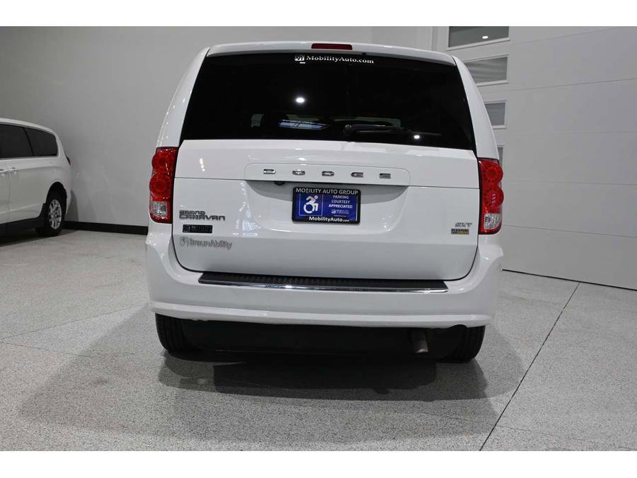 Used 2019 Dodge Grand Caravan SXT image 7