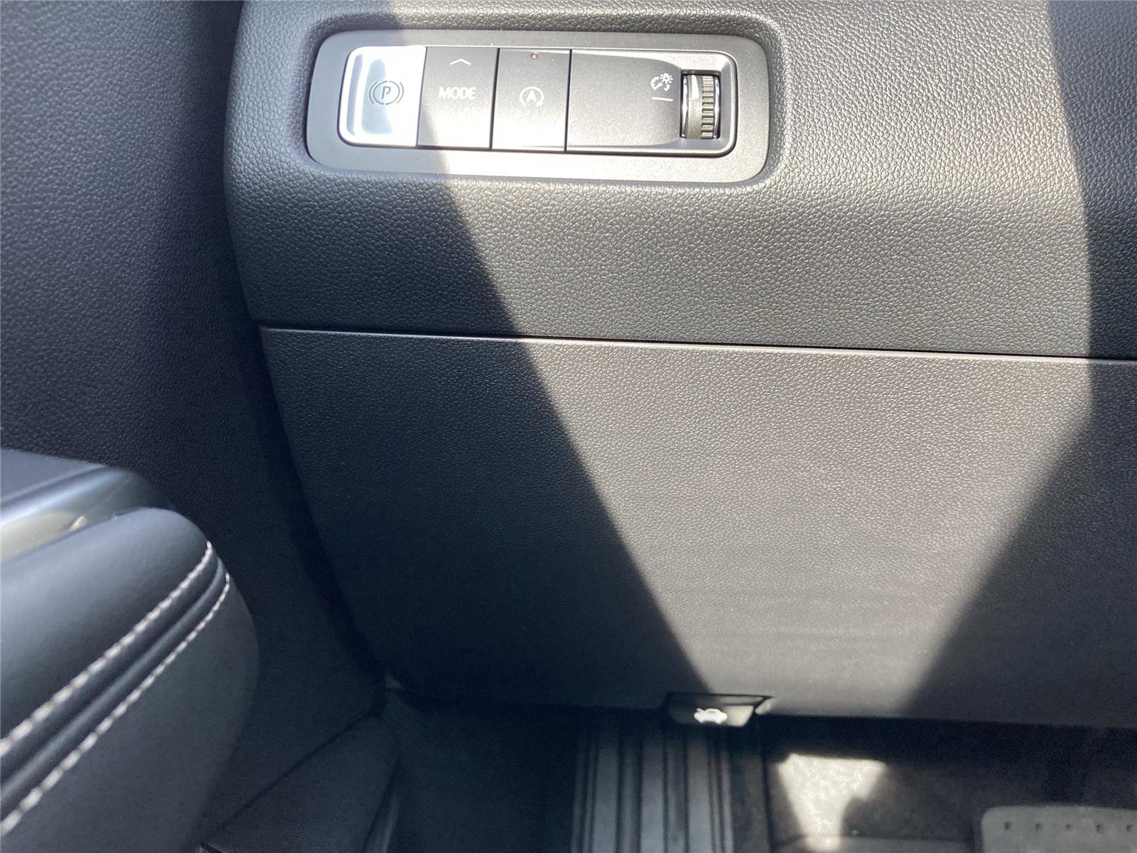 New 2026 GMC Acadia Elevation w/ Elevation Premium Package FWD image 17