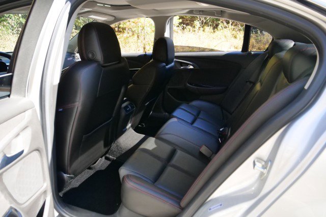 Used 2017 Chevrolet SS / 6.2L V8 / Cooled Seats / Sun image 31