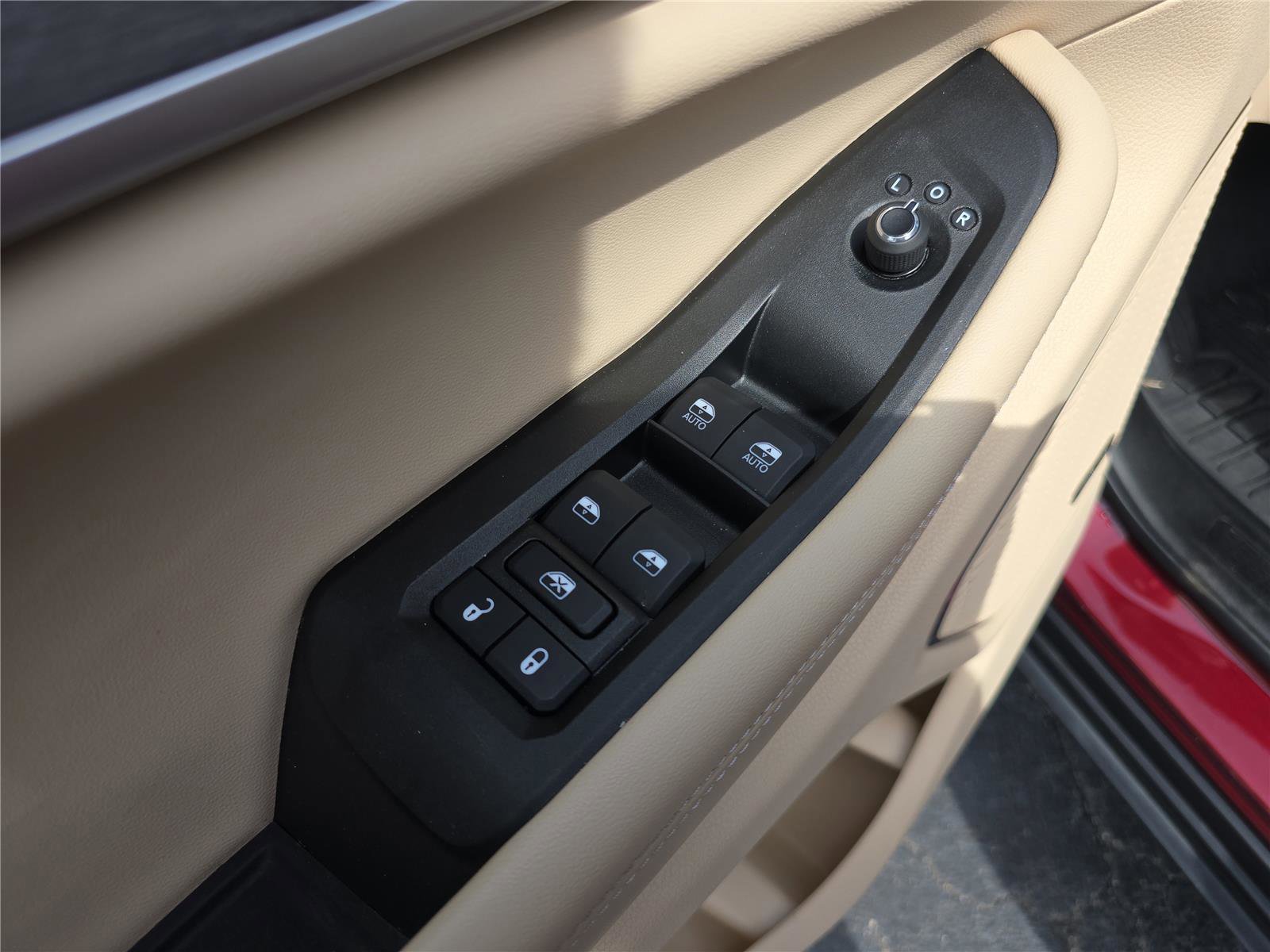 Used 2025 Jeep Grand Cherokee Limited w/ Luxury Tech Group II image 20