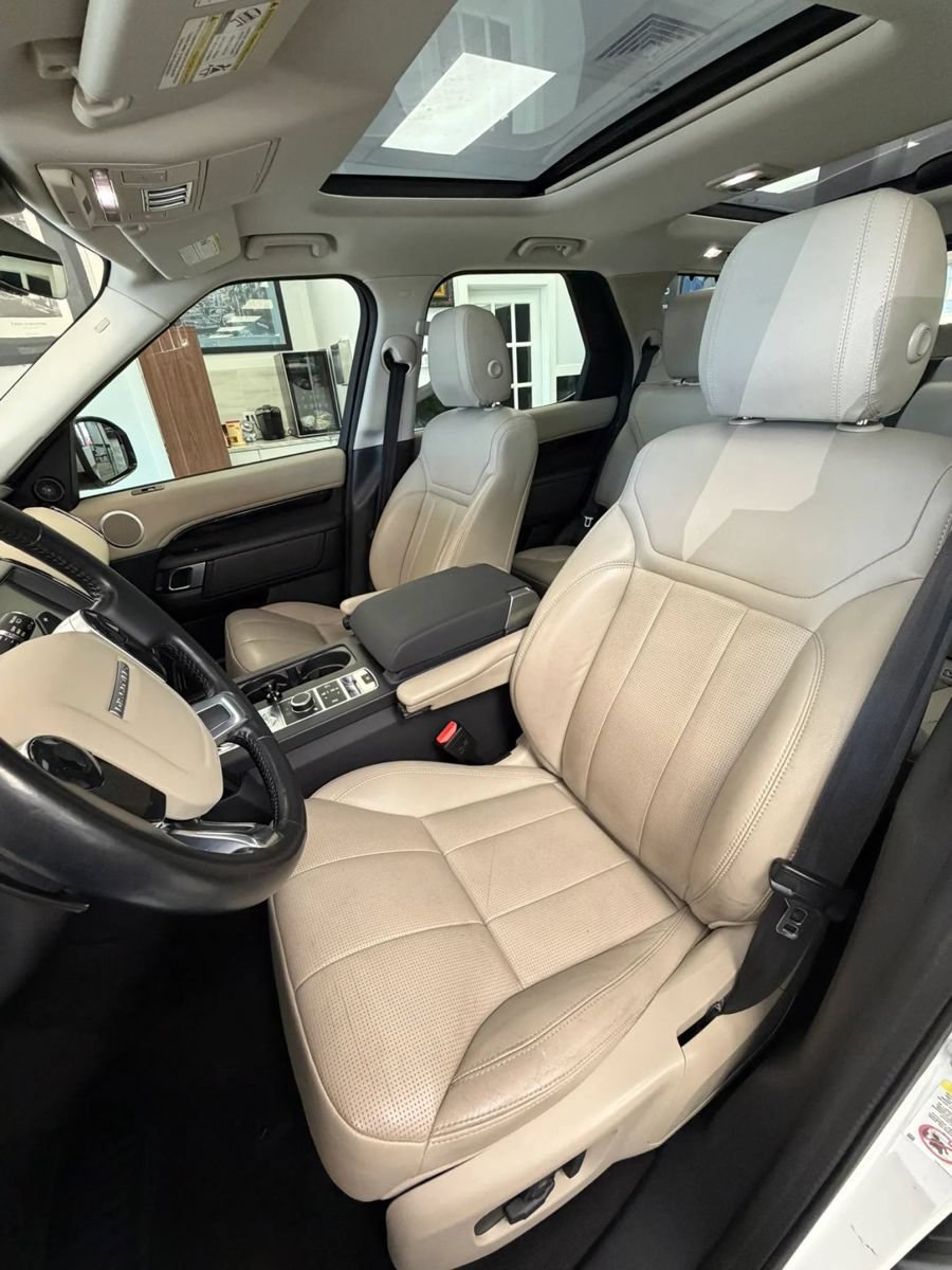 Used 2020 Land Rover Discovery SE AWD/4WD image 33