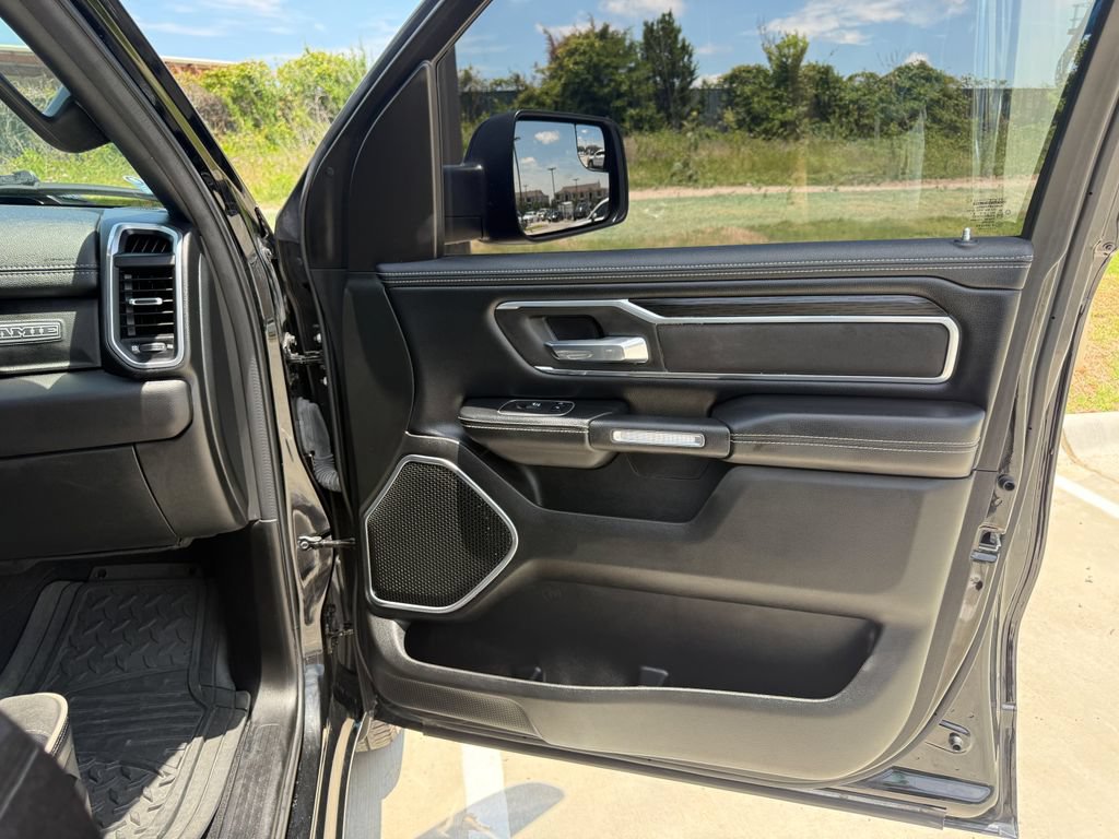 Used 2023 RAM 1500 Laramie AWD/4WD image 32