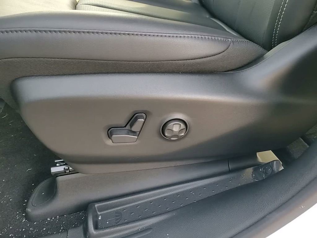 New 2026 Chrysler Pacifica Select FWD image 24