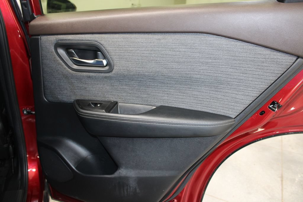 Used 2023 Nissan Rogue SV AWD/4WD image 29