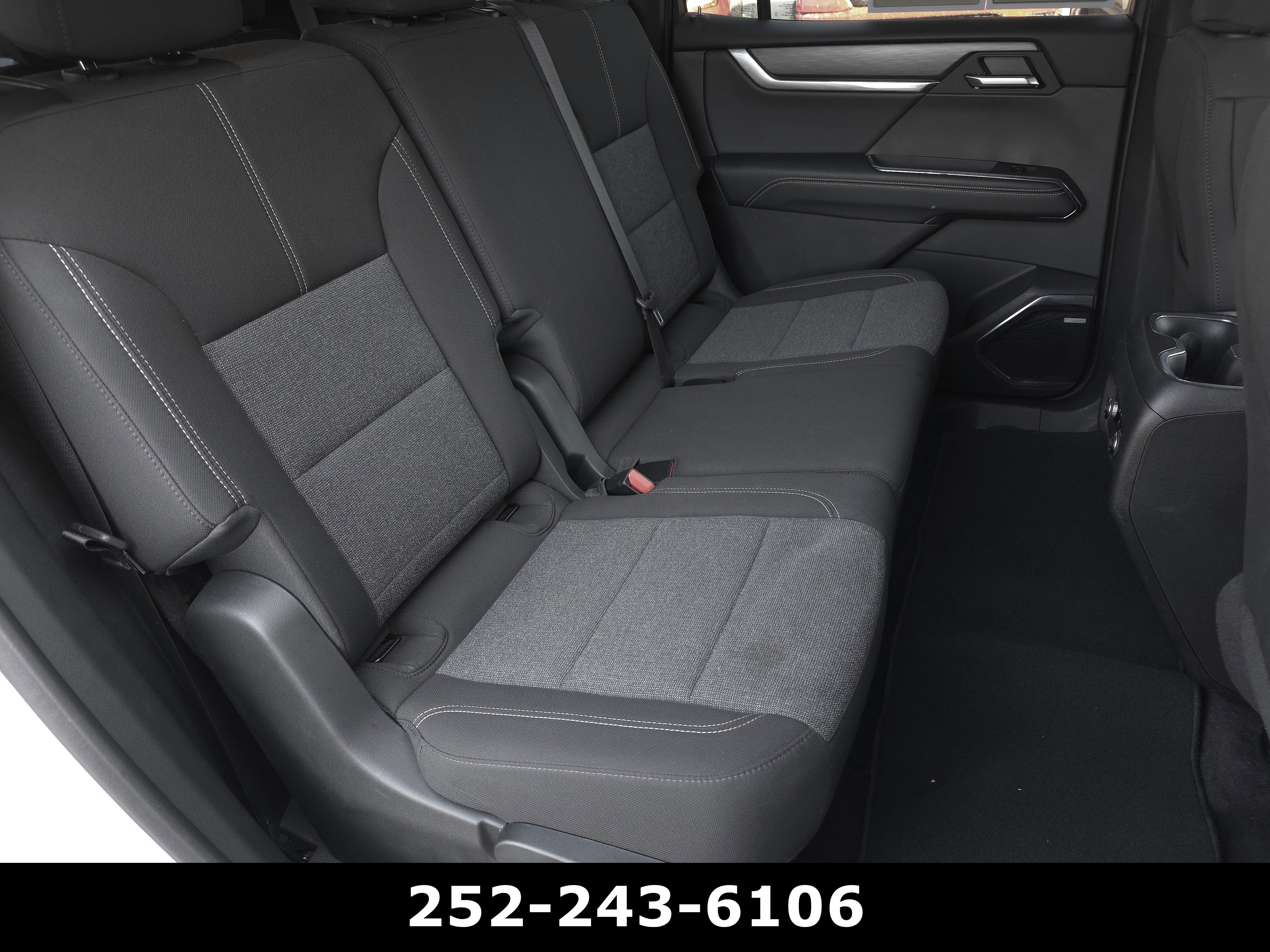 Used 2025 GMC Acadia Elevation FWD image 40