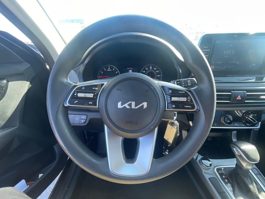 Used 2022 Kia Seltos LX image 34