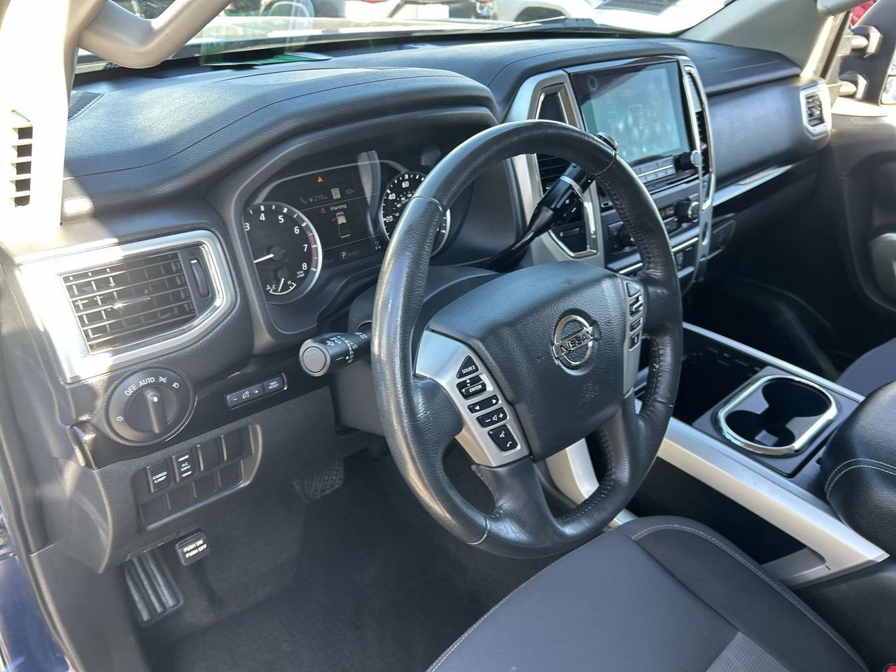 Used 2021 Nissan Titan SV w/ SV Convenience Package AWD/4WD image 15