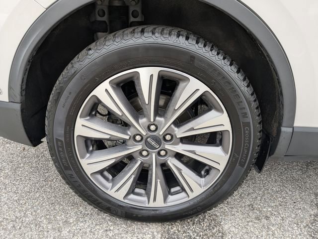 Used 2020 Lincoln Corsair Reserve w/ Equipment Group 201A image 12