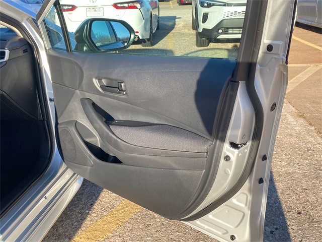 Used 2025 Toyota Corolla LE image 10