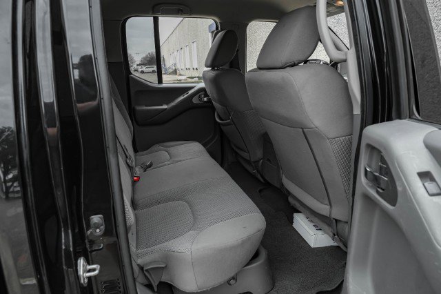 Used 2021 Nissan Frontier SV w/ Midnight Edition Floor Mats image 38