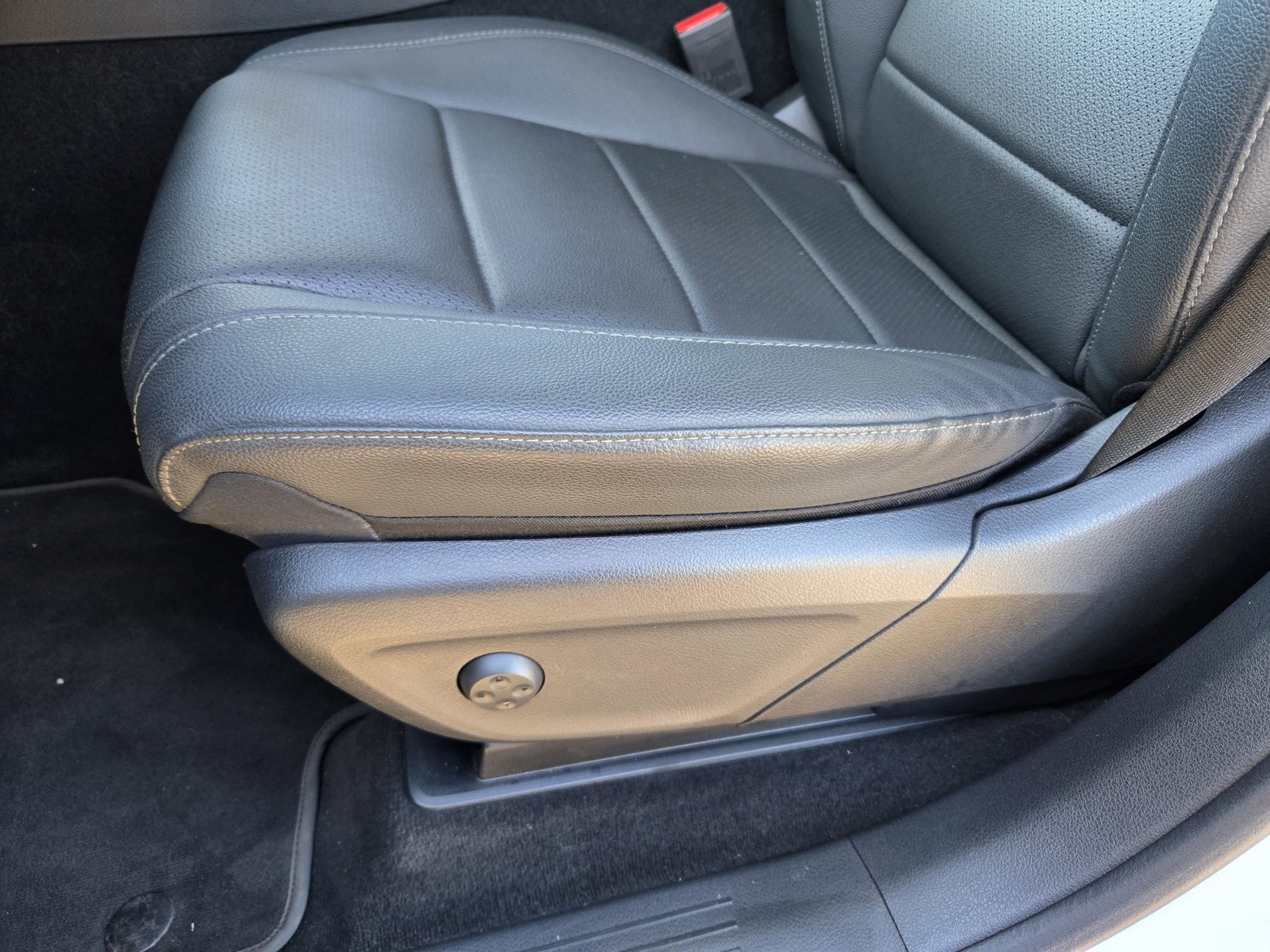 Used 2024 Mercedes-Benz GLS 450 4MATIC image 13