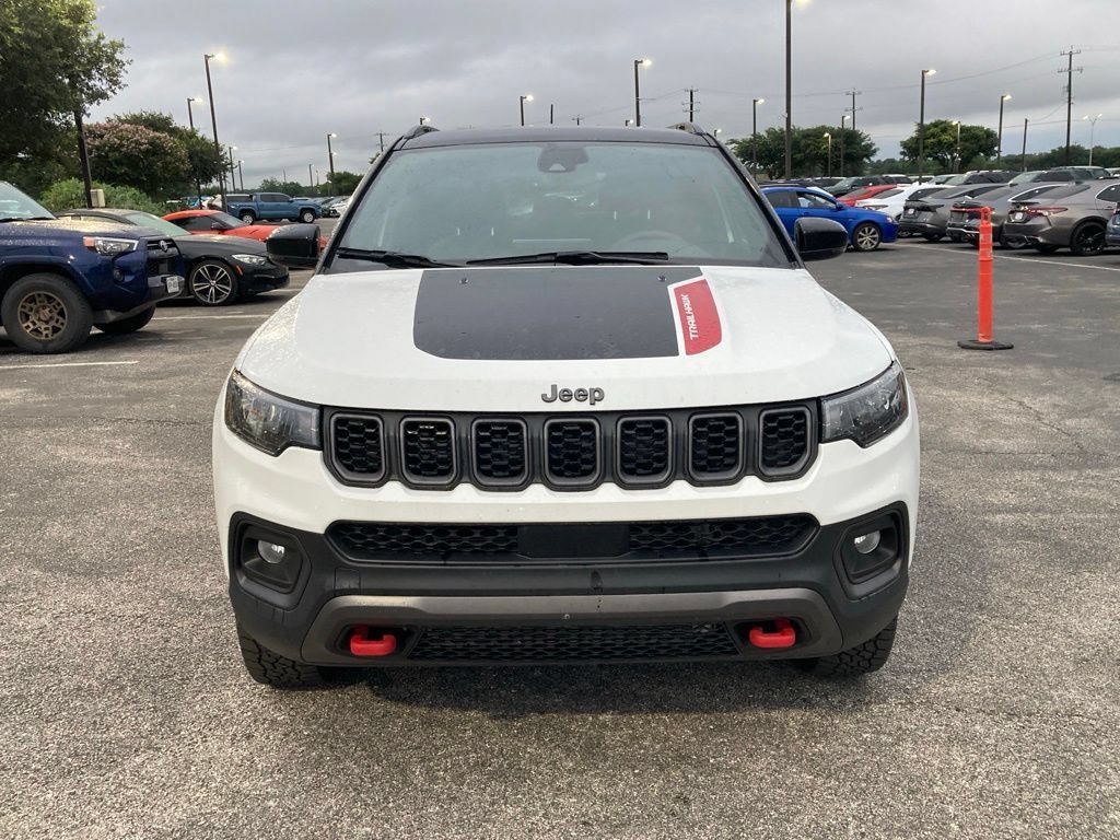 Used 2025 Jeep Compass Trailhawk AWD/4WD image 2
