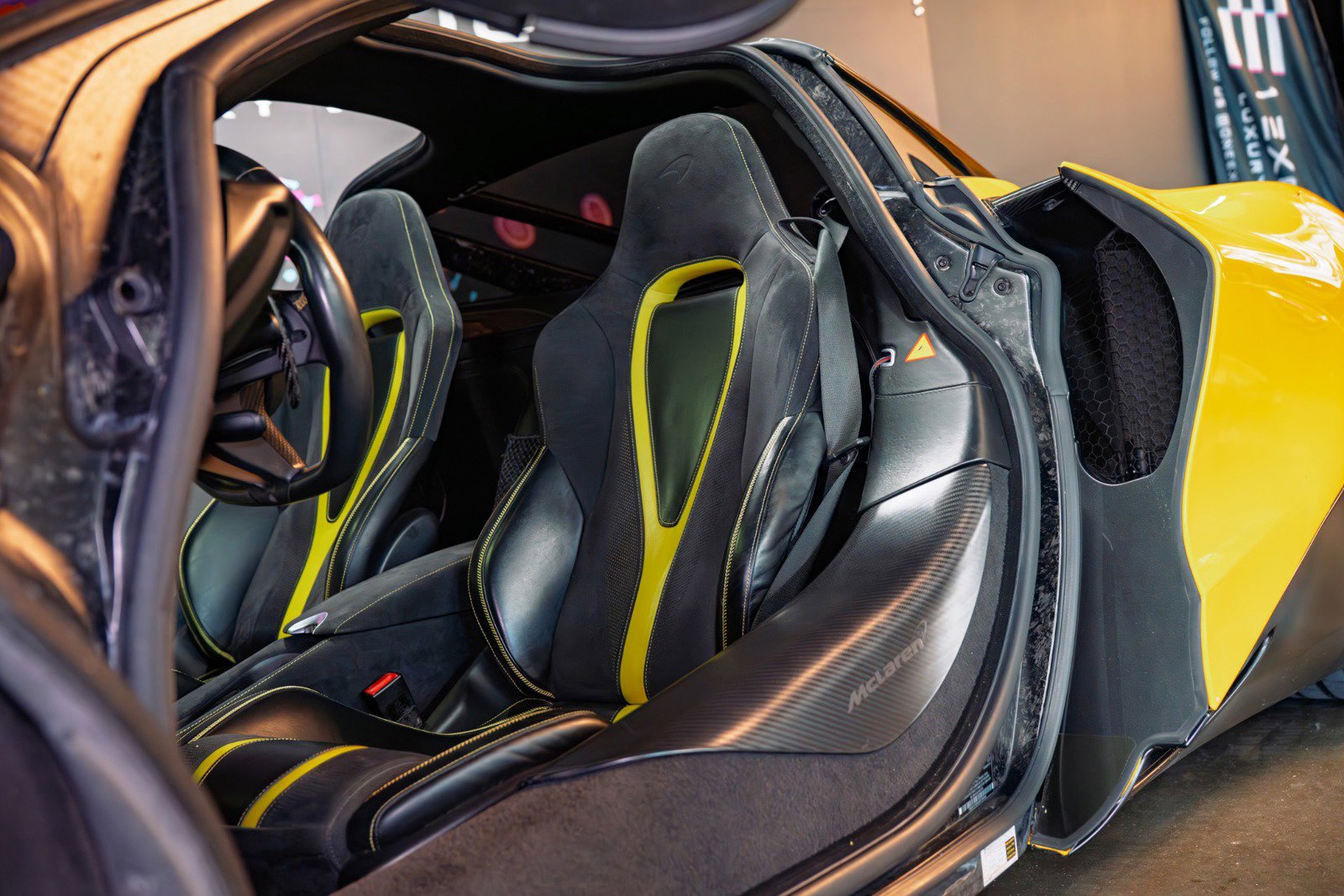 Used 2018 McLaren 720S Performance image 12