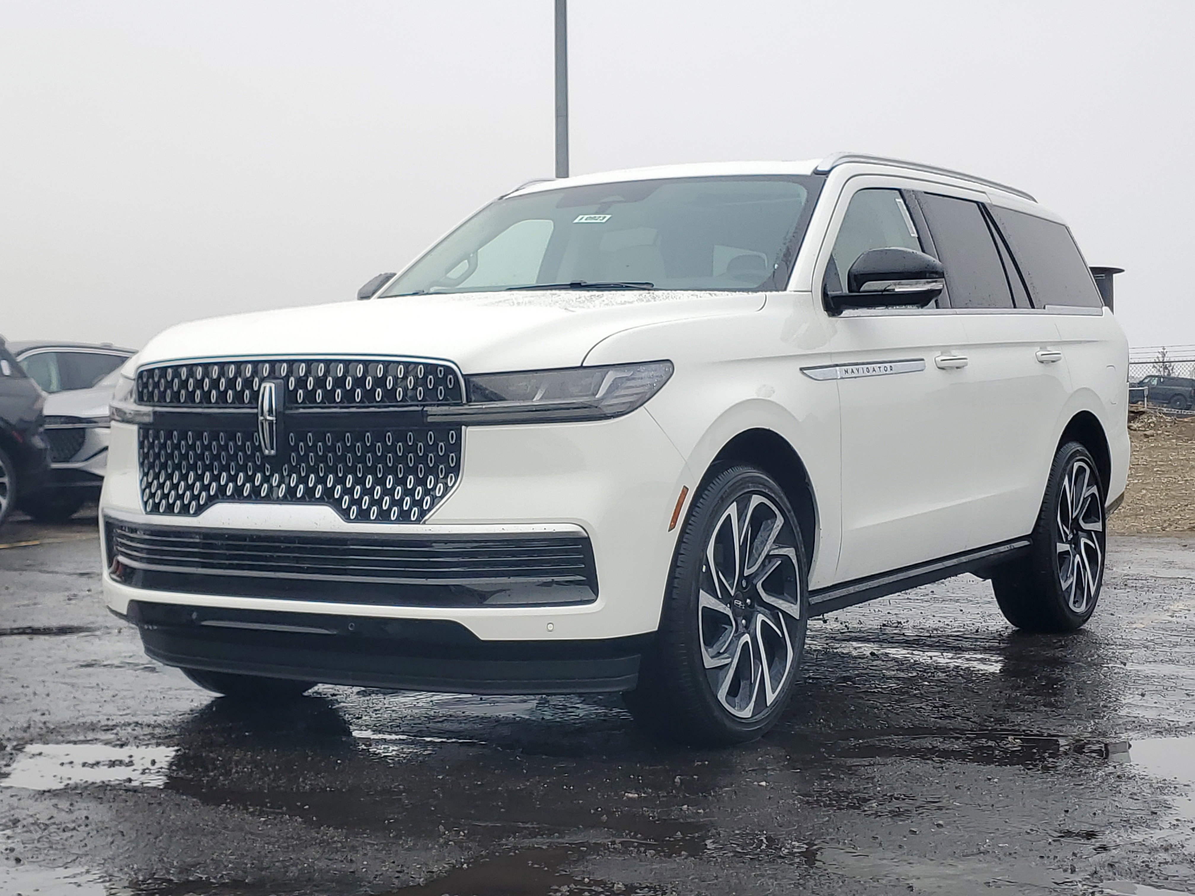 New 2026 Lincoln Navigator Reserve video 2