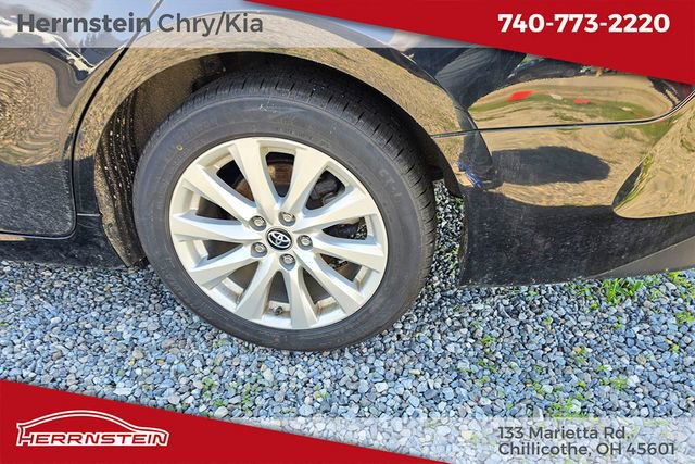 Used 2019 Toyota Camry LE image 10