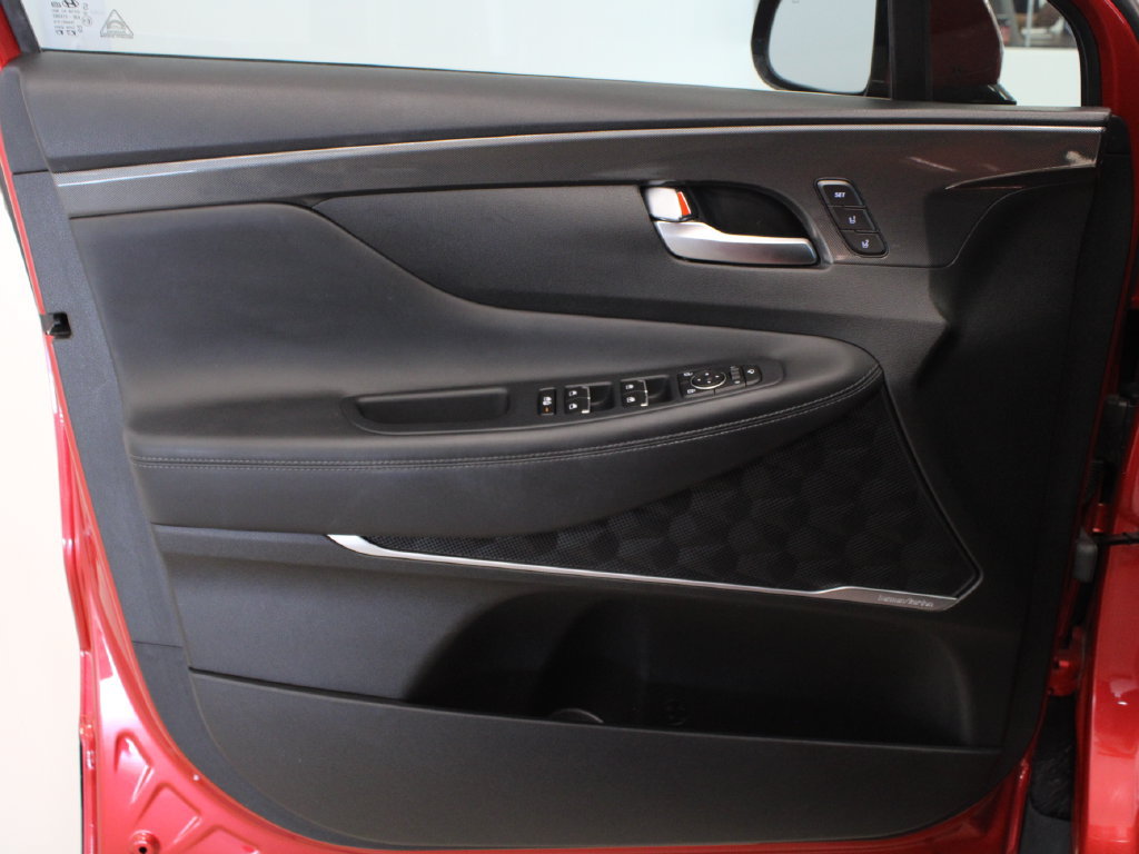 Used 2021 Hyundai Santa Fe Limited FWD image 15