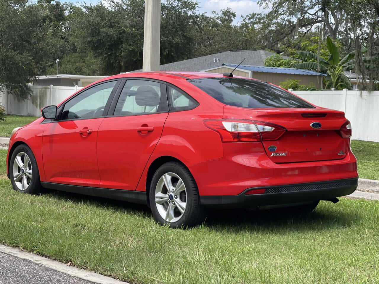 Used 2014 Ford Focus SE FWD image 23