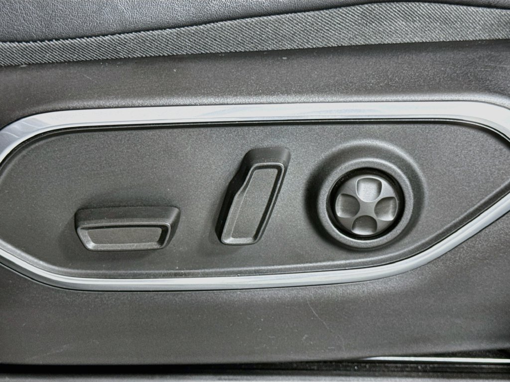 Used 2024 Jeep Wagoneer Series II AWD/4WD image 18