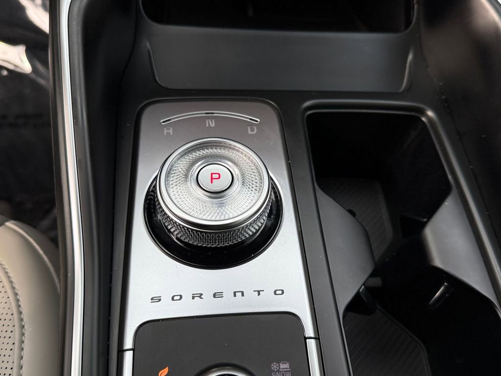 Certified 2025 Kia Sorento EX image 19