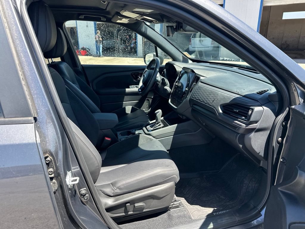 Used 2025 Subaru Forester Touring w/ Popular Package - Touring AWD/4WD image 10