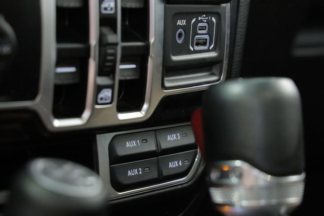 Used 2022 Jeep Wrangler Unlimited Sahara w/ Cold Weather Group image 23