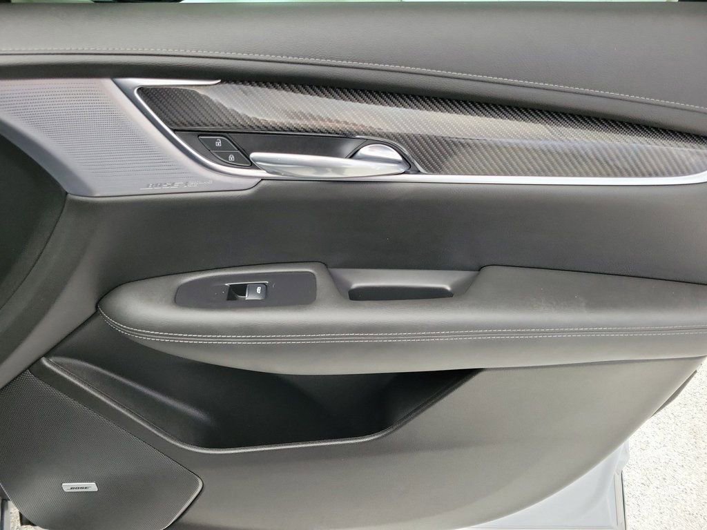 Certified 2024 Cadillac XT6 Sport w/ LPO, Onyx Lite Package image 24