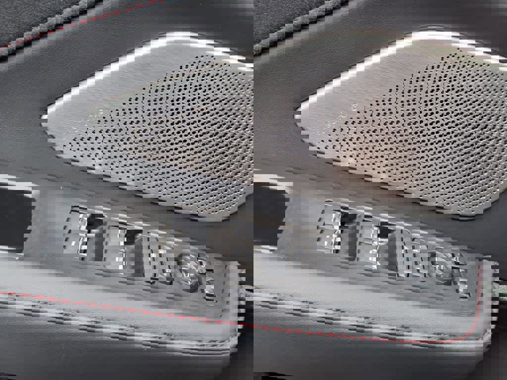 Used 2025 Acura RDX A-Spec image 14