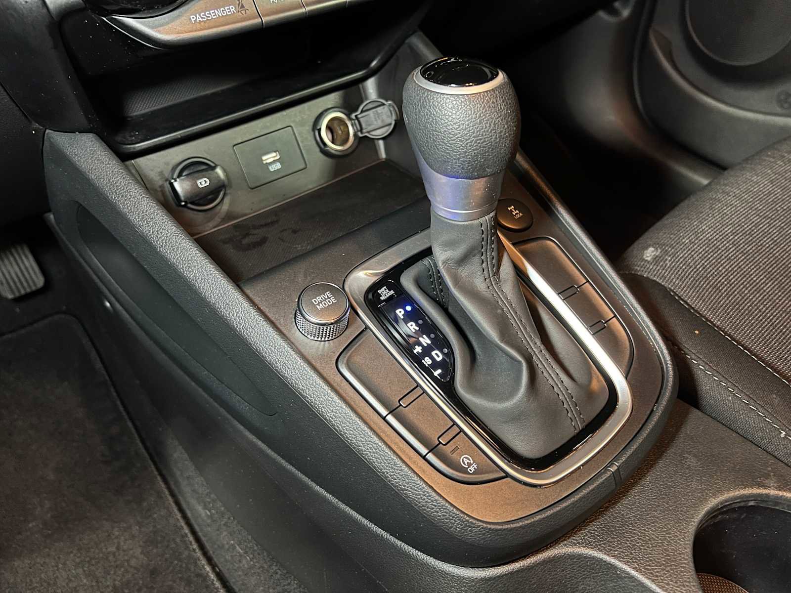 Used 2023 Hyundai Kona SEL w/ Cargo Package image 33