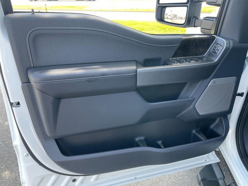 New 2025 Ford F350 Lariat image 24