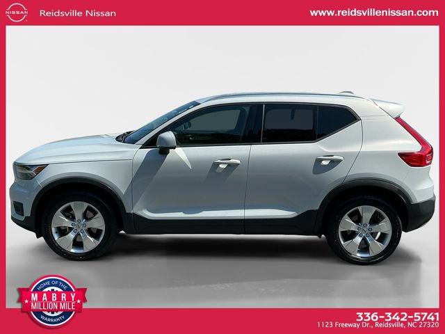 Used 2022 Volvo XC40 T5 Momentum AWD/4WD image 3