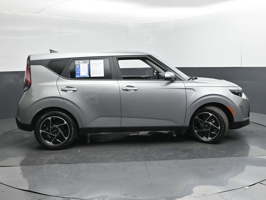 Used 2023 Kia Soul EX image 7