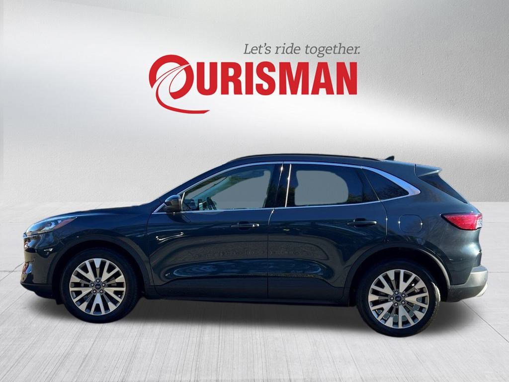 Used 2022 Ford Escape Titanium w/ Class II Trailer Tow Package image 3